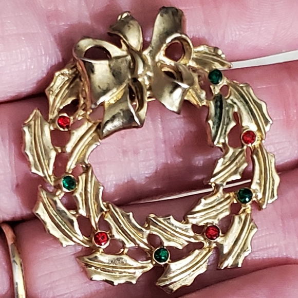 Vintage wreath red green Austrian crystals gold ribbon bow euc - Picture 7 of 10